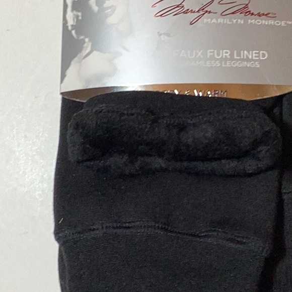 Marilyn Monroe L/XL Faux Fur Lined Seamless Leggings Black call out - Picture 4 of 6